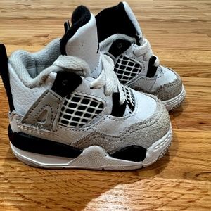 Jordan 4, Size 2c